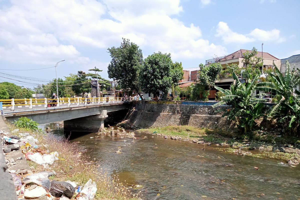 Ampenan Mataram menyiapkan konsep inovasi tangani sampah sungai