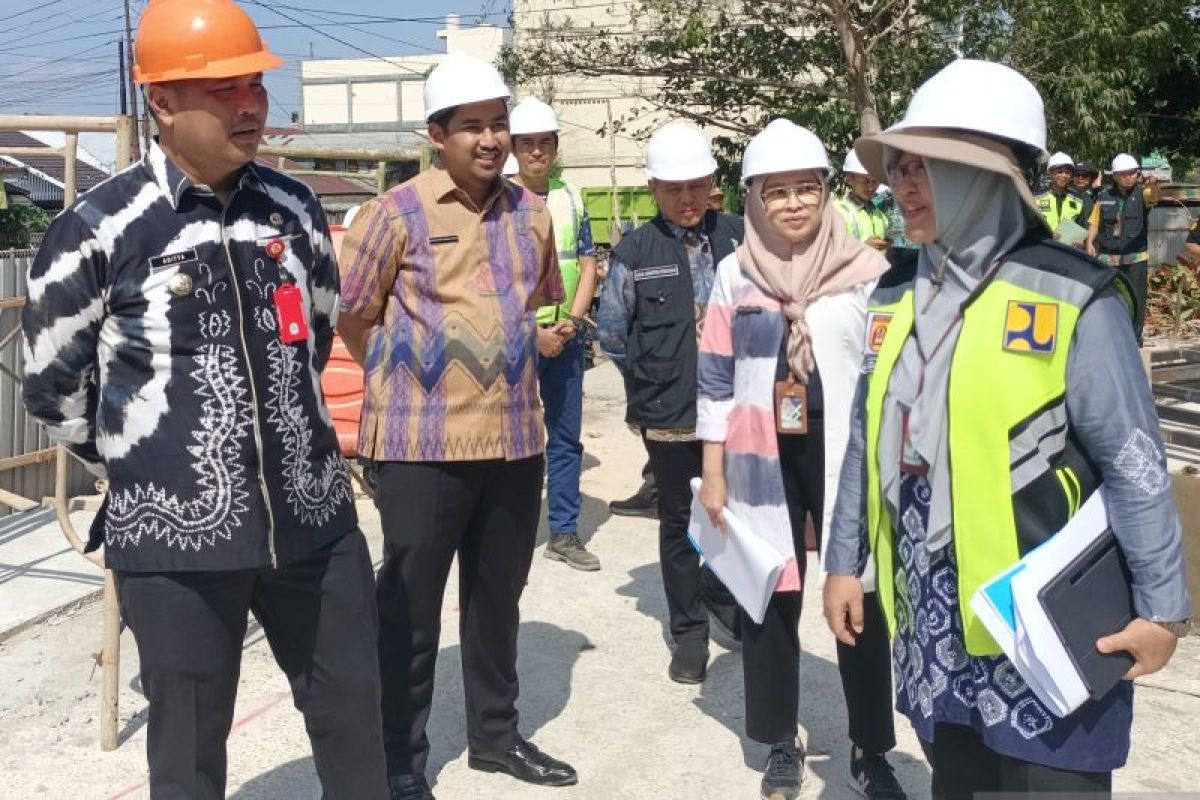 Ketua DPRD Banjarbaru ingatkan SKPD selesaikan proyek tepat waktu