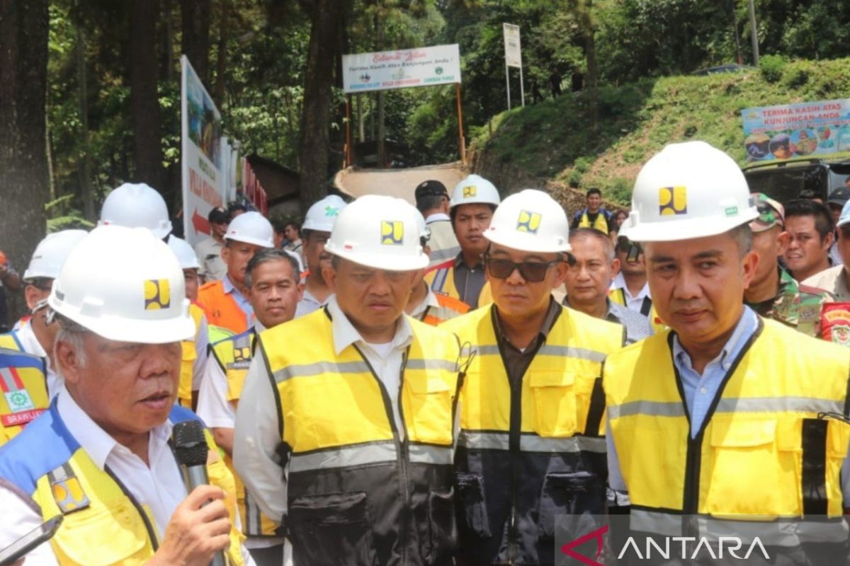 Menteri Basuki tinjau pembangunan jalan Program IJD di Bogor