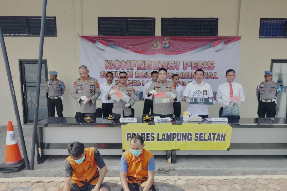 Polisi tangkap dua pelaku begal mobil aniaya korban di Lampung Selatan
