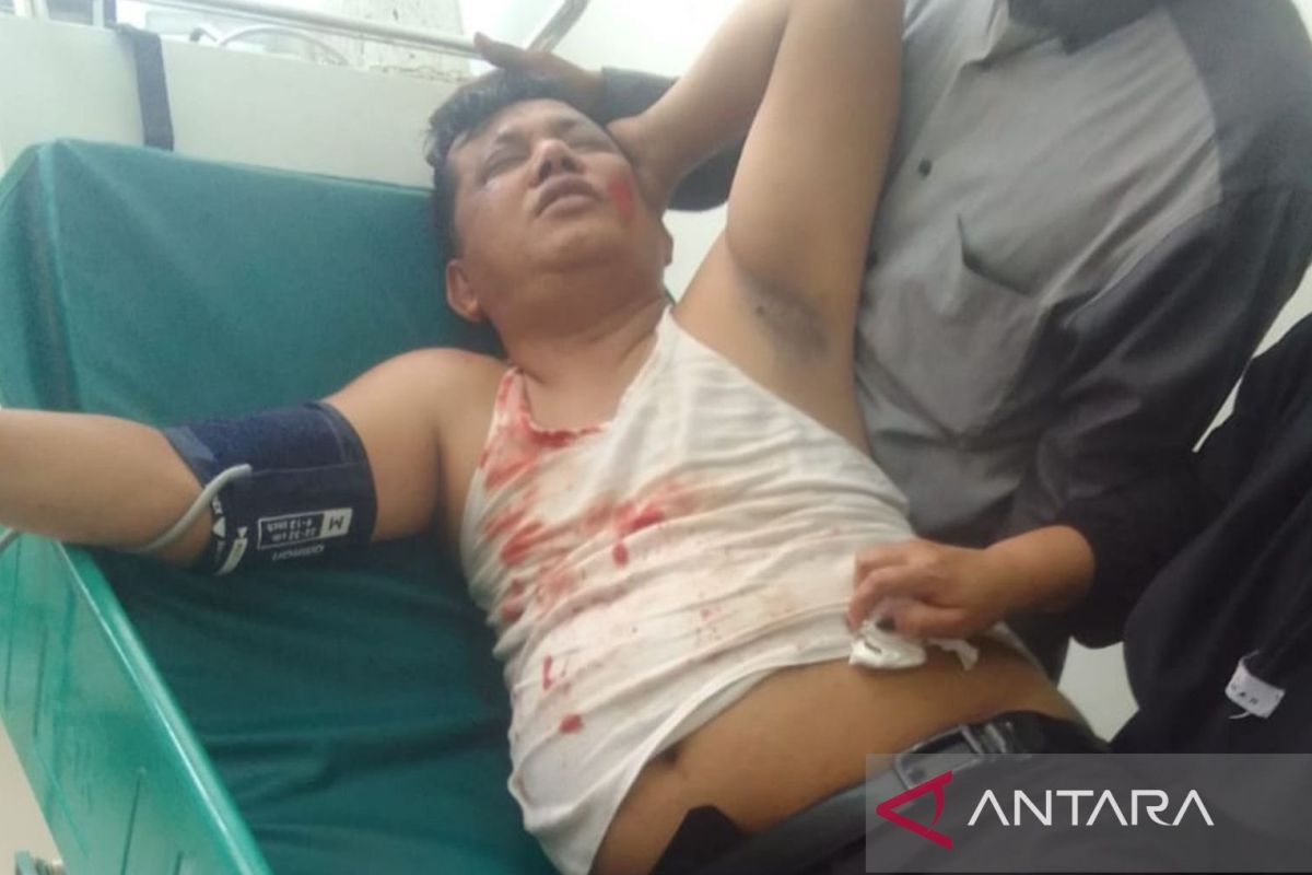 Nahas, Seorang kades di Bekasi masuk rumah sakit tertimpa baliho politik