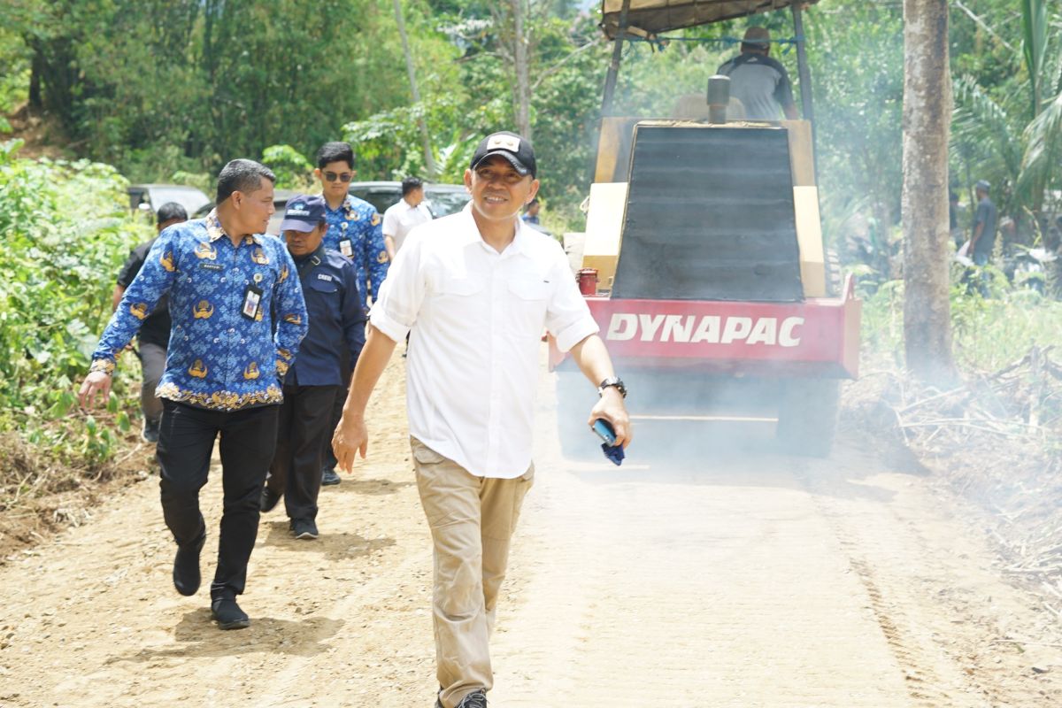Wabup HSS monev pembangunan infrastruktur di Loksado dan Padang Batung
