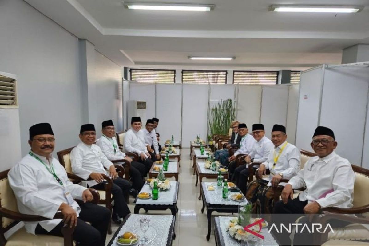 Prabowo hingga Erick Thohir dampingi Jokowi hadir di Munas-Konbes NU