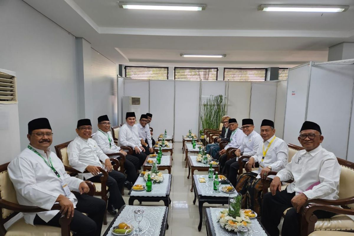 Menhan hingga Menteri BUMN dampingi Presiden Jokowi hadir di Munas-Konbes NU