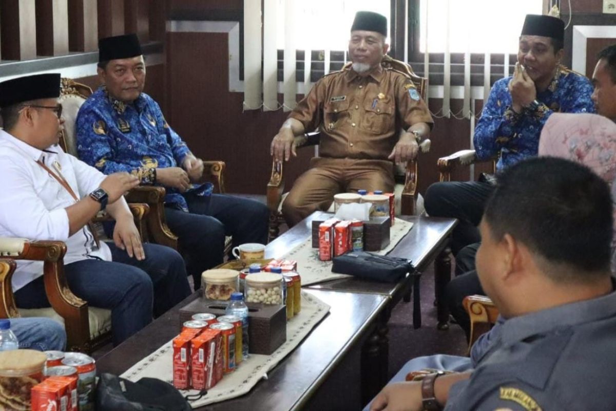 Bupati dan Wakil Bupati sambut kedatangan Bawaslu Merangin