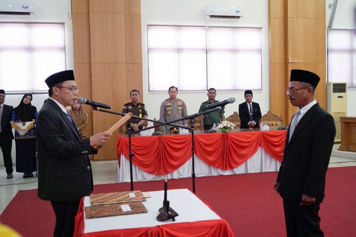 Ketua DPRD Luwu lantik PAW Suleman Sych Butuh