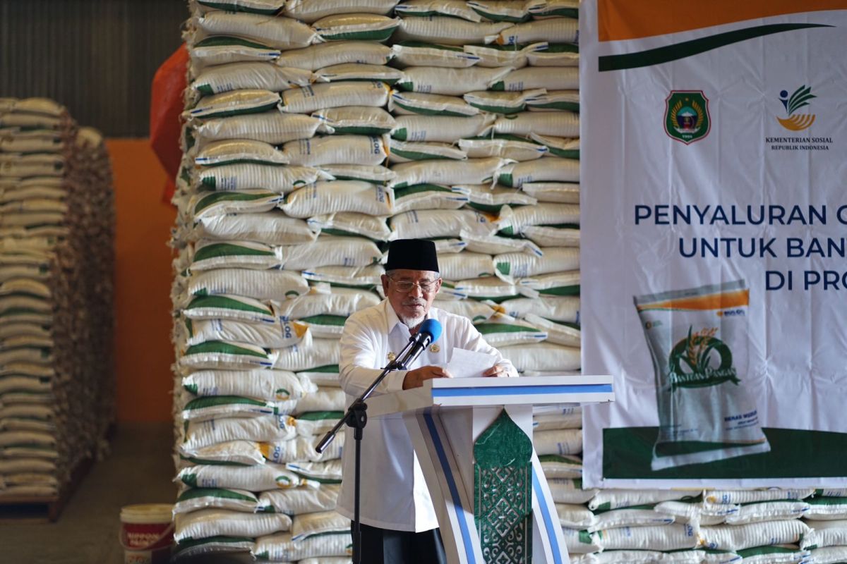 Bulog Ternate salurkan bantuan Cadangan Pangan Pemerintah tahap II di Malut