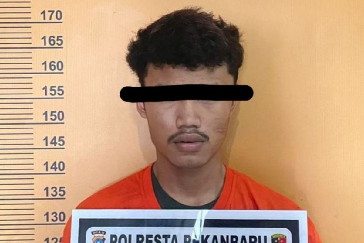 Tersangka pembunuhan di Pekanbaru diringkus di Makassar, barang bukti dibuang di Padang