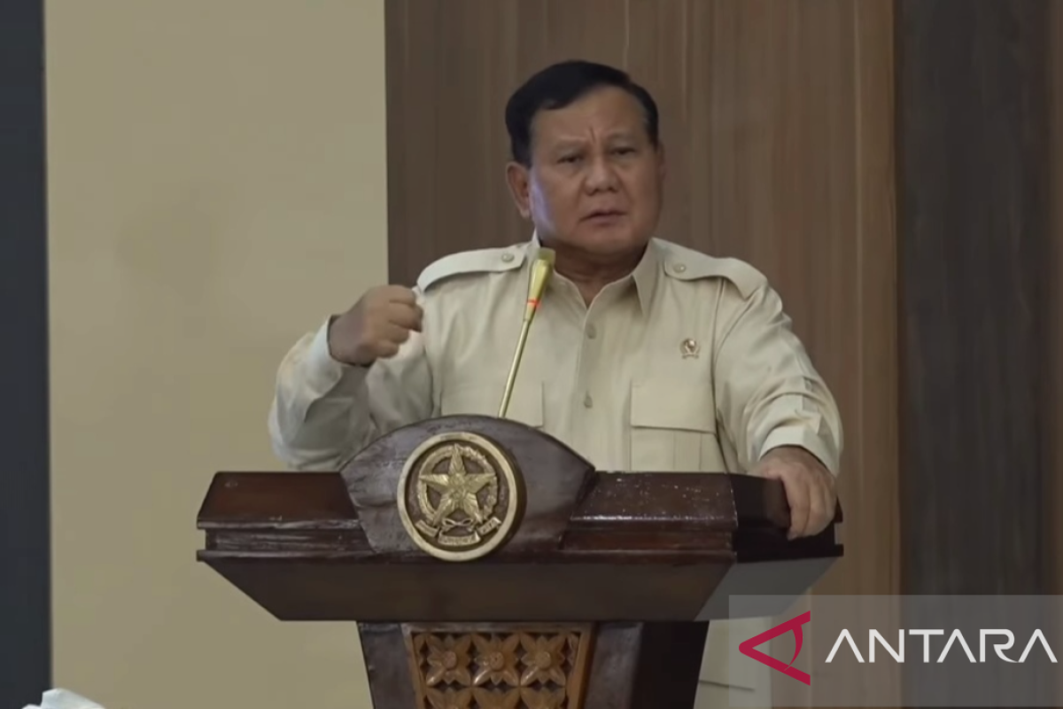 Prabowo Subianto sebut Polri akan tetap berada di bawah presiden