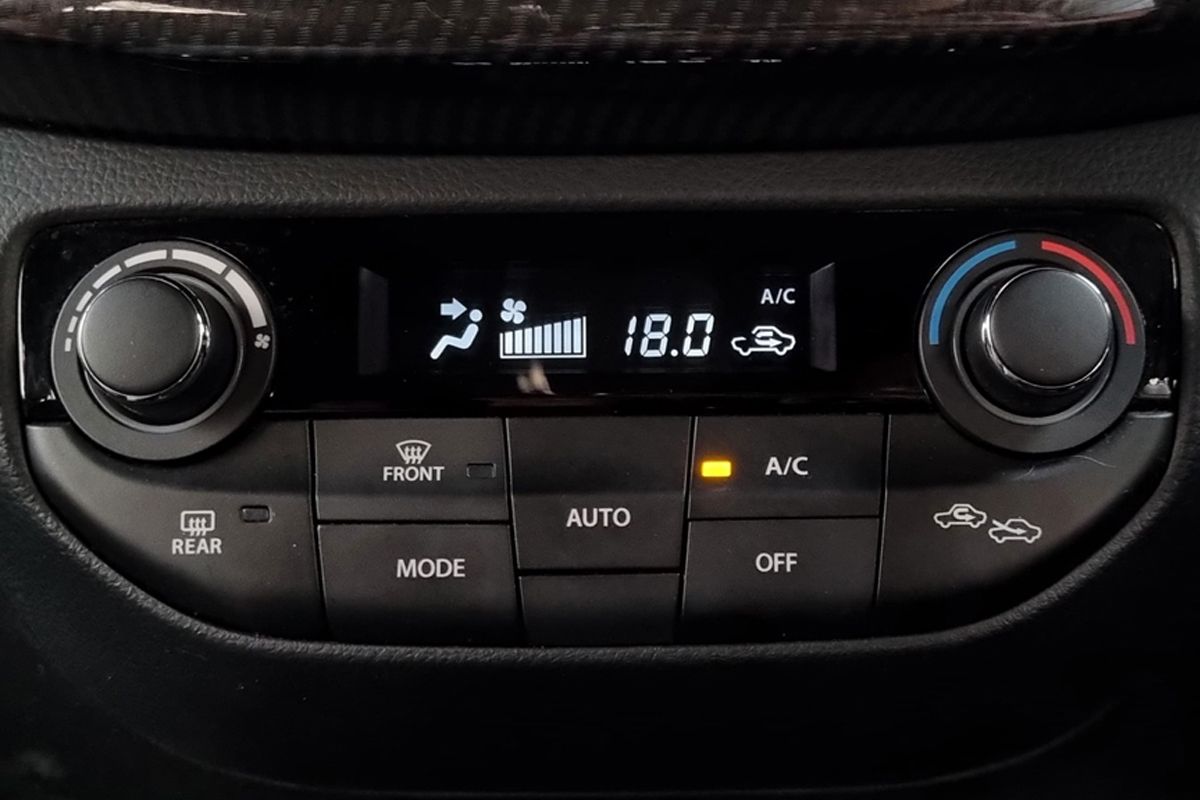 Empat cara cepat menetralkan suhu kabin mobil ketika cuaca panas