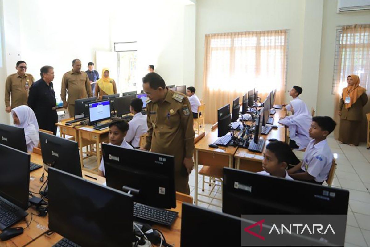 Wali kota pastikan fasilitas ANBK tingkat SMP di Banda Aceh memadai