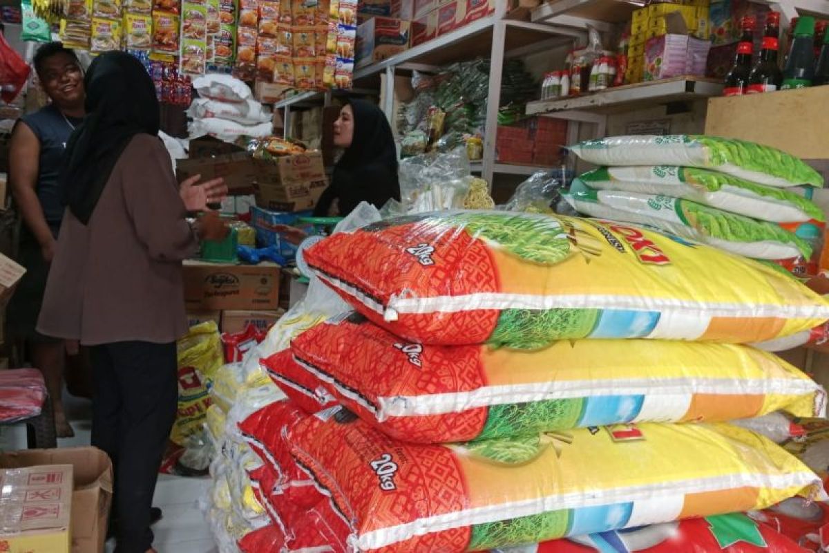 Harga beras di Pekanbaru naik, ini yang dilakukan warga