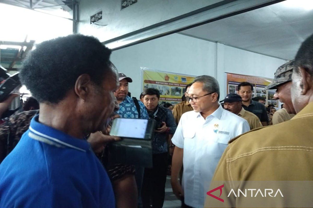 Mendag serahkan bantuan sosial ke Pemkab Puncak