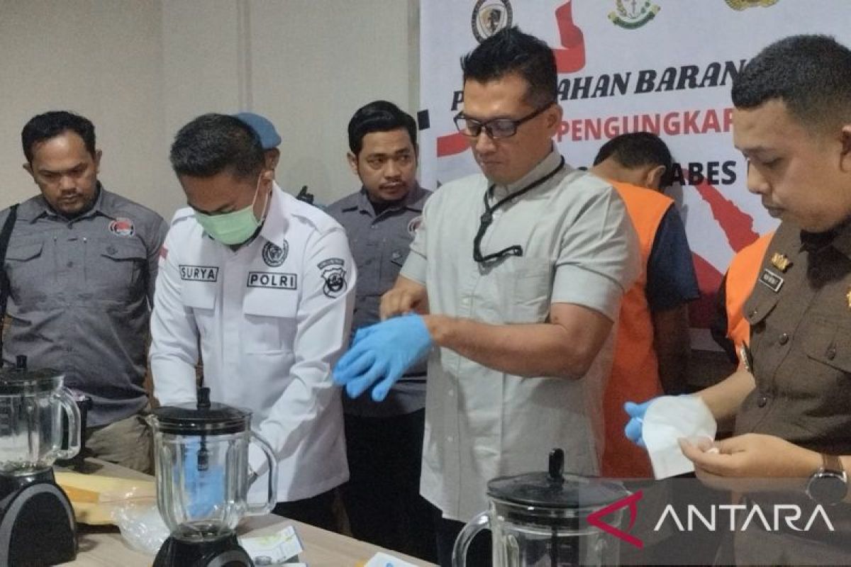 Polrestabes Makassar memusnahkan narkoba senilai Rp1 miliar