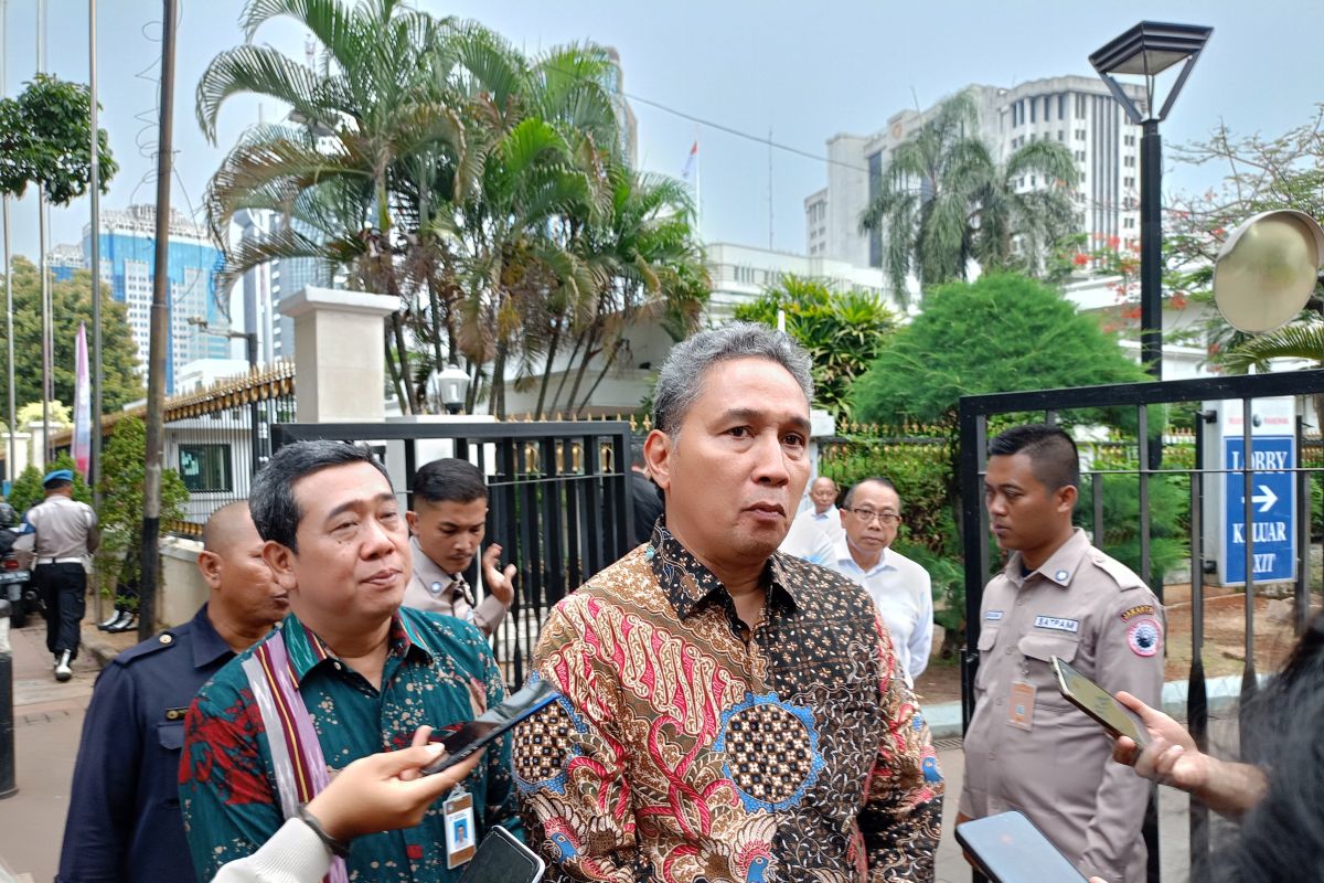 Megawati kenang momen rawat keramik kuno saat tinjau Museum Nasional