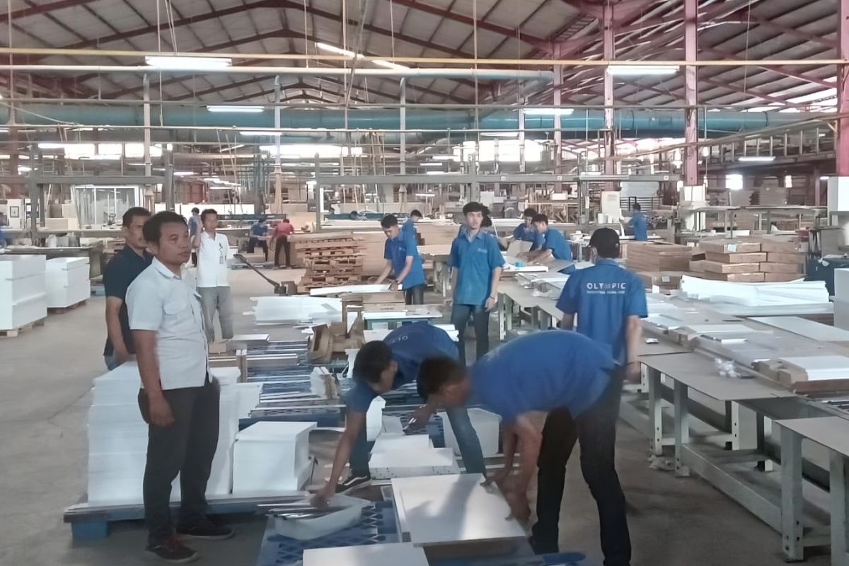 HIMKI bersama asosiasi dari China kunjungi pabrik furnitur Indonesia 
