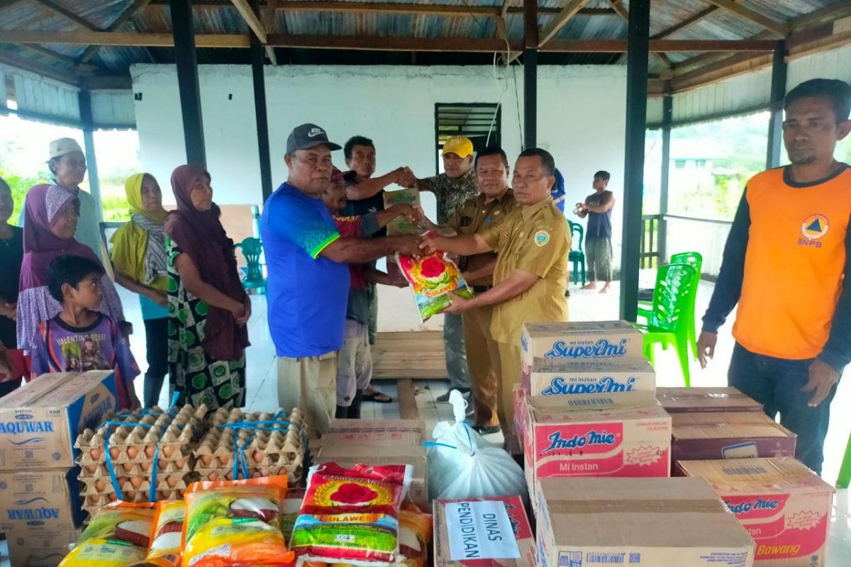 Pemkab Halteng  salurkan bantuan warga terdampak banjir