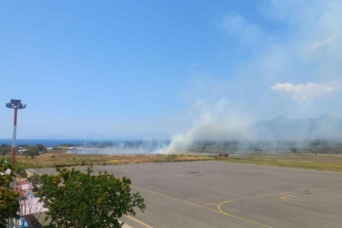 Masyarakat diimbau waspada kebakaran yang dapat ganggu penerbangan