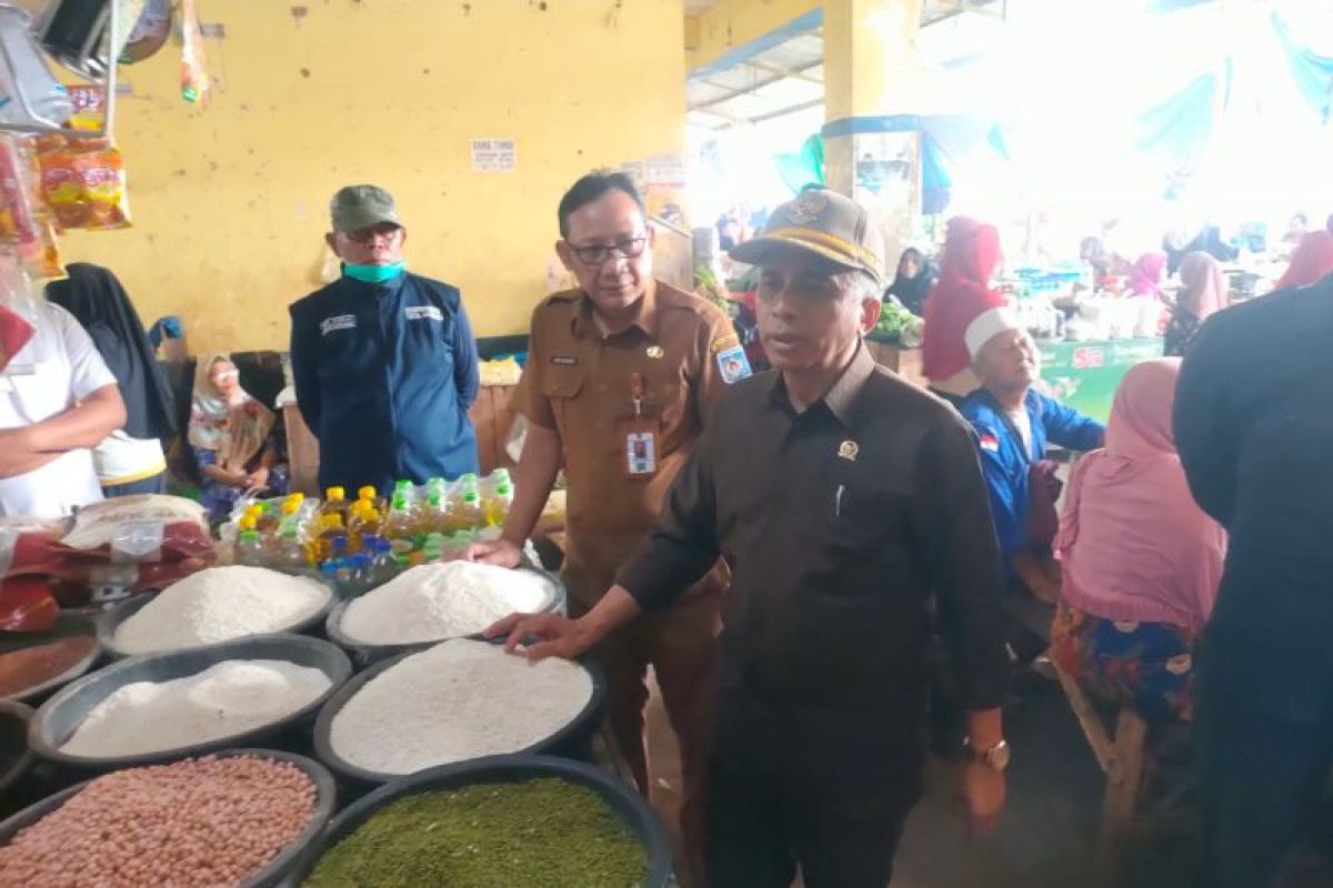 Disdag Mataram memastikan harga kebutuhan pokok stabil jelang Maulid