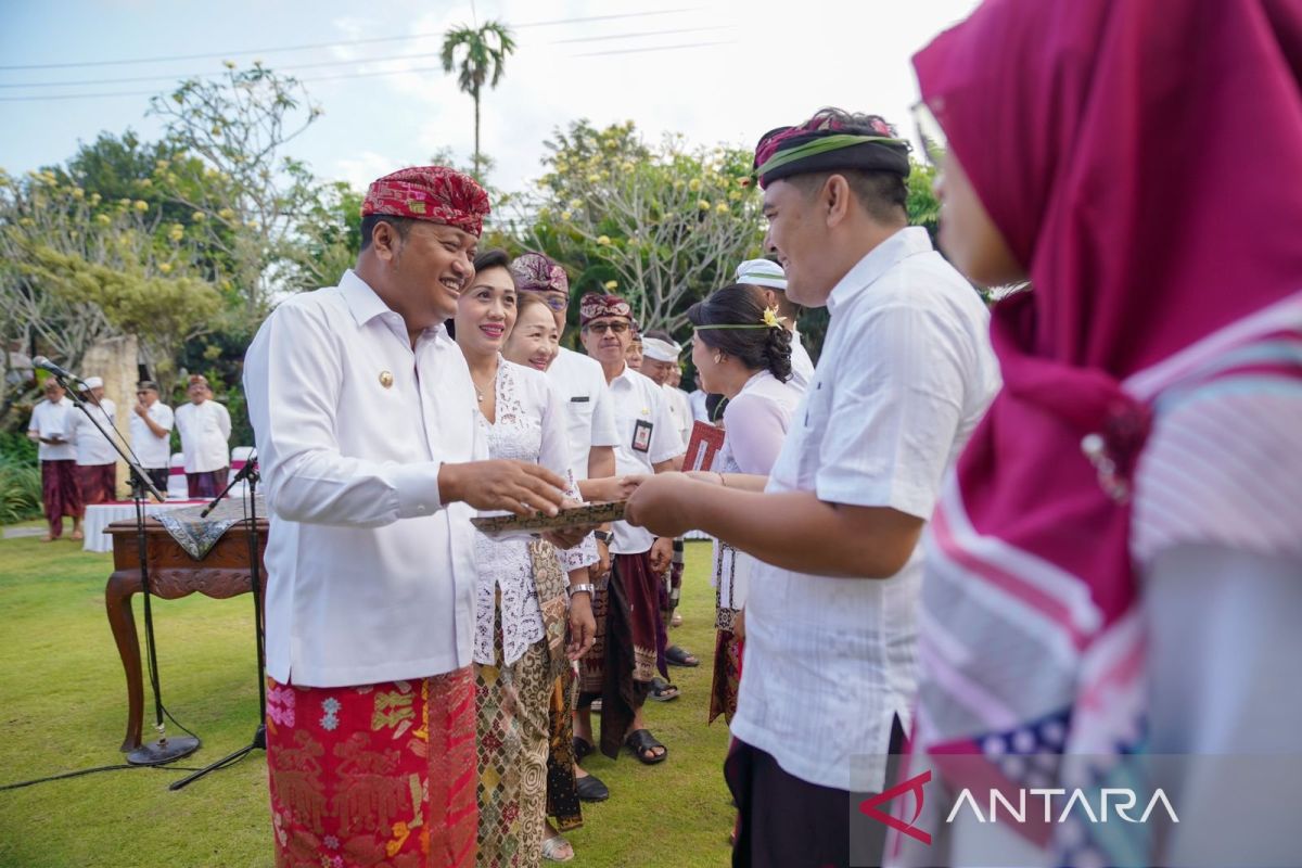 Bupati Gianyar lantik 843 guru dan 142 Nakes PPPK