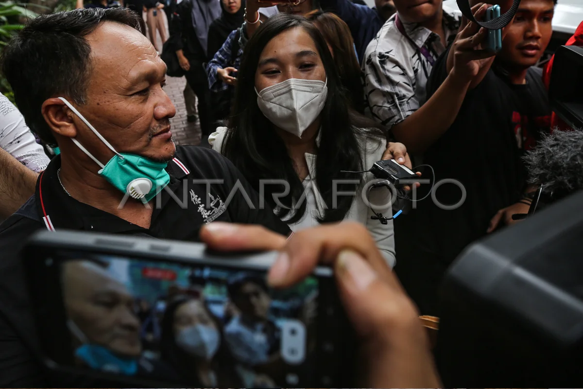 Pemeriksaan Virly Virginia - ANTARA News Sumatera Barat - Berita Terkini  Padang, Sumatera Barat