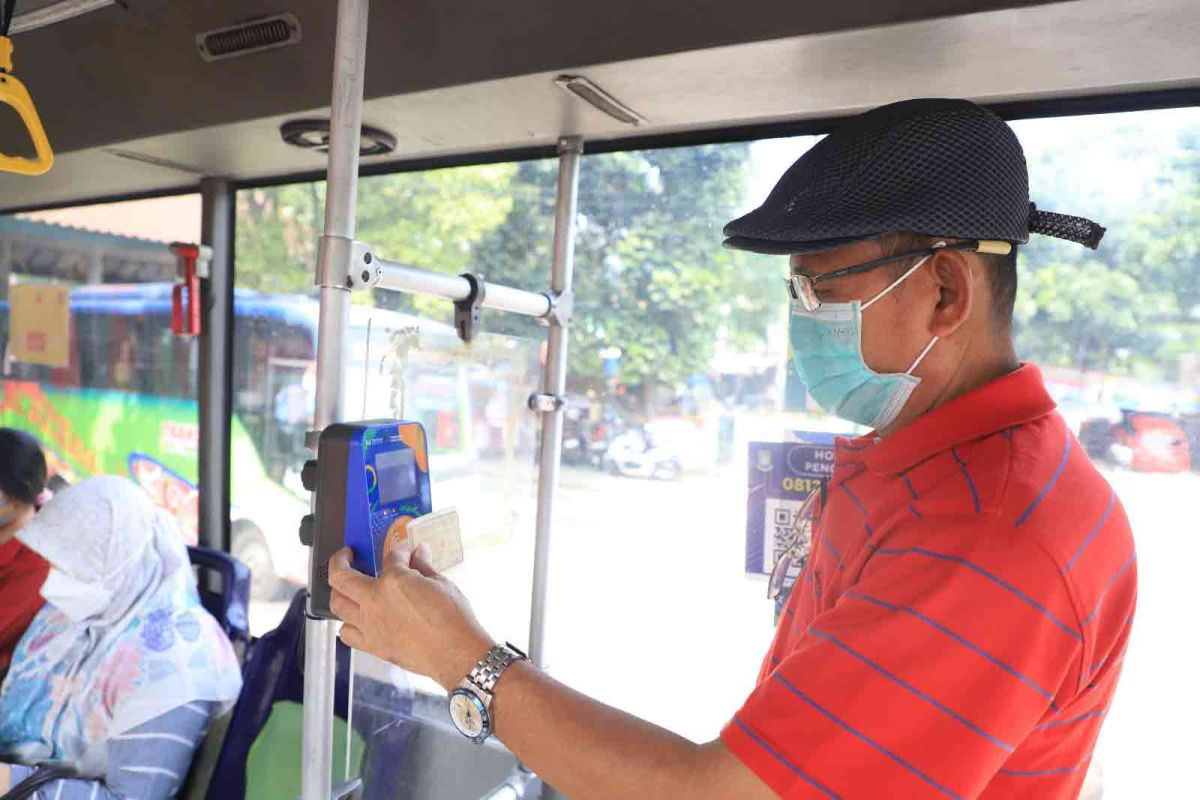 Penumpang BRT Tangerang diajak gunakan pembayaran non-tunai