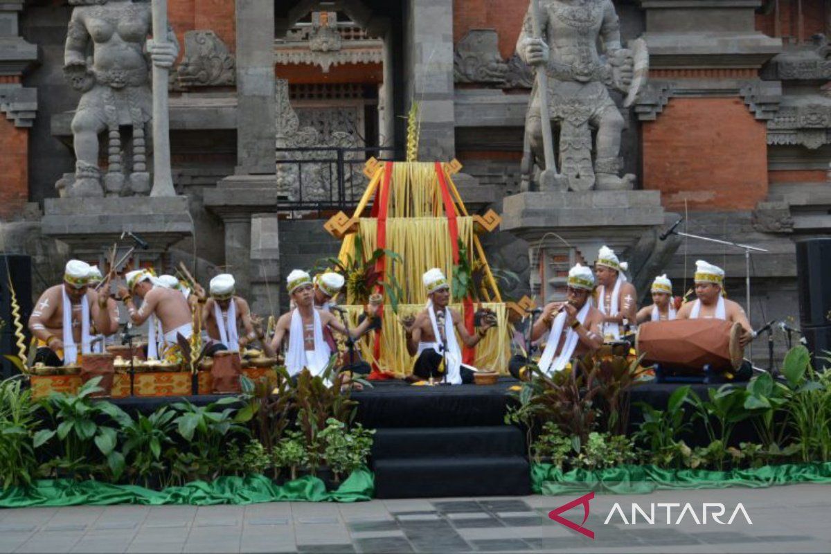 Kesenian musik tradisi Mamang Kalsel dikenalkan di ajang nasional 