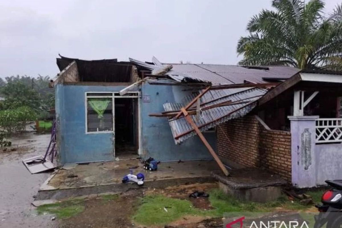 101 unit rumah warga Subulussalam rusak diterjang puting beliung