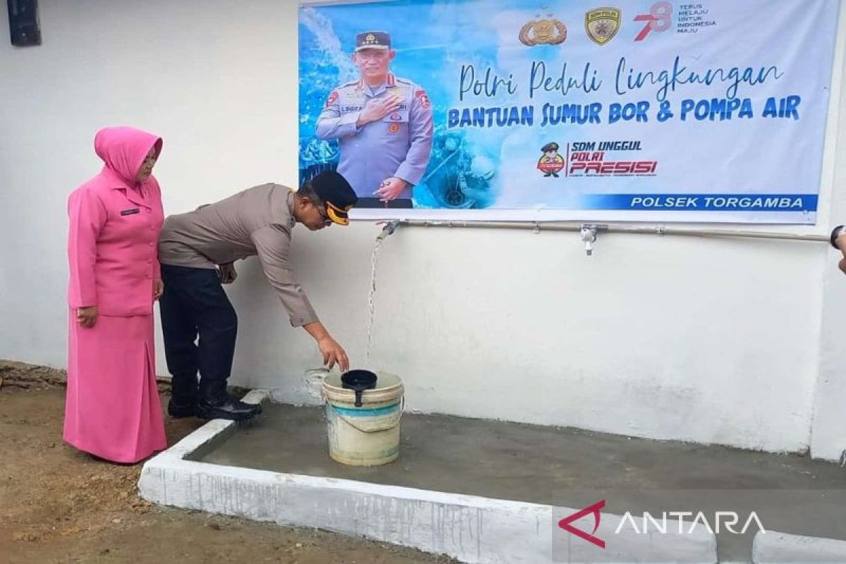 Polres Labusel beri bantuan sumur bor kepada masyarakat