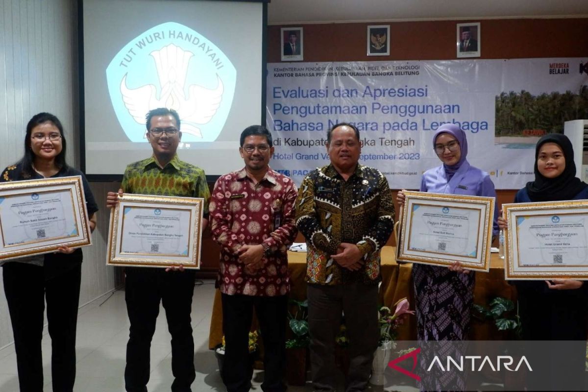 Delapan lembaga di Bangka Tengah terbaik penggunaan Bahasa Indonesia