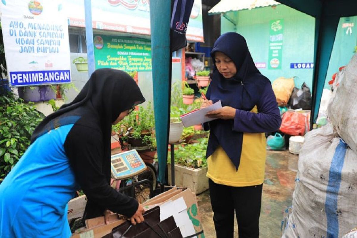 DLH Tangerang ajak warga kreasi olah sampah bernilai ekonomi