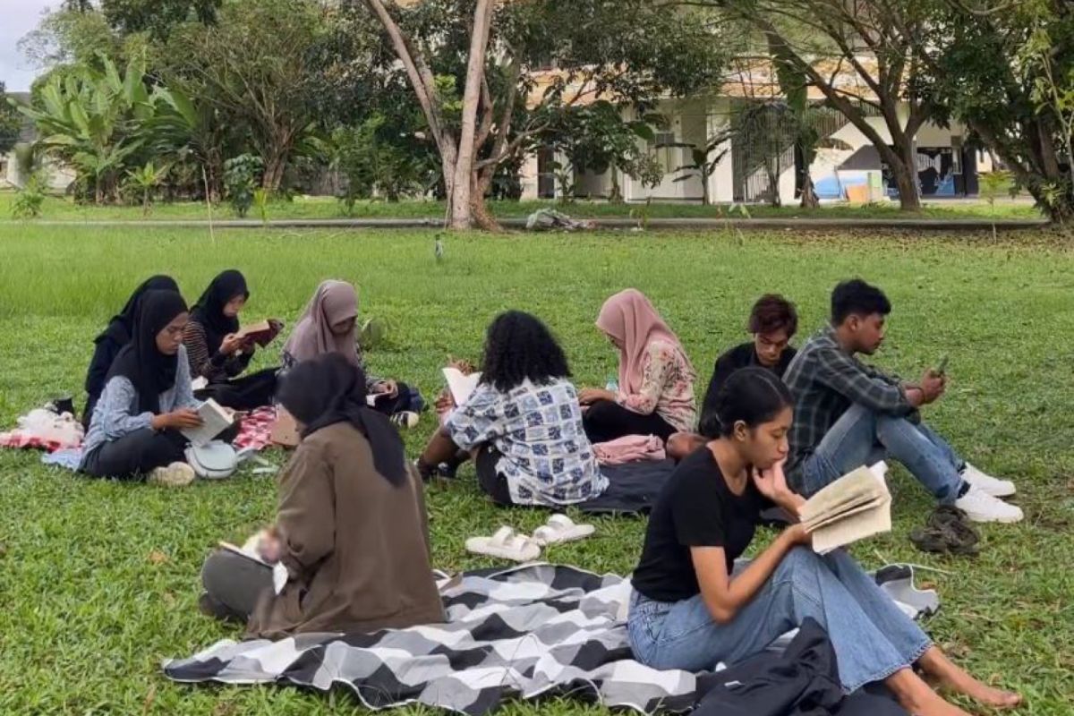 Mahasiswa Unpatti  Ambon adakan baca senyap upaya tingkatkan literasi
