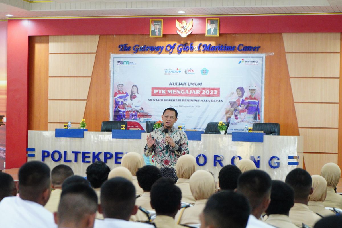 Siapkan pemimpin dari Indonesia Timur, Pertamina Trans Kontinental gelar "PTK Mengajar"