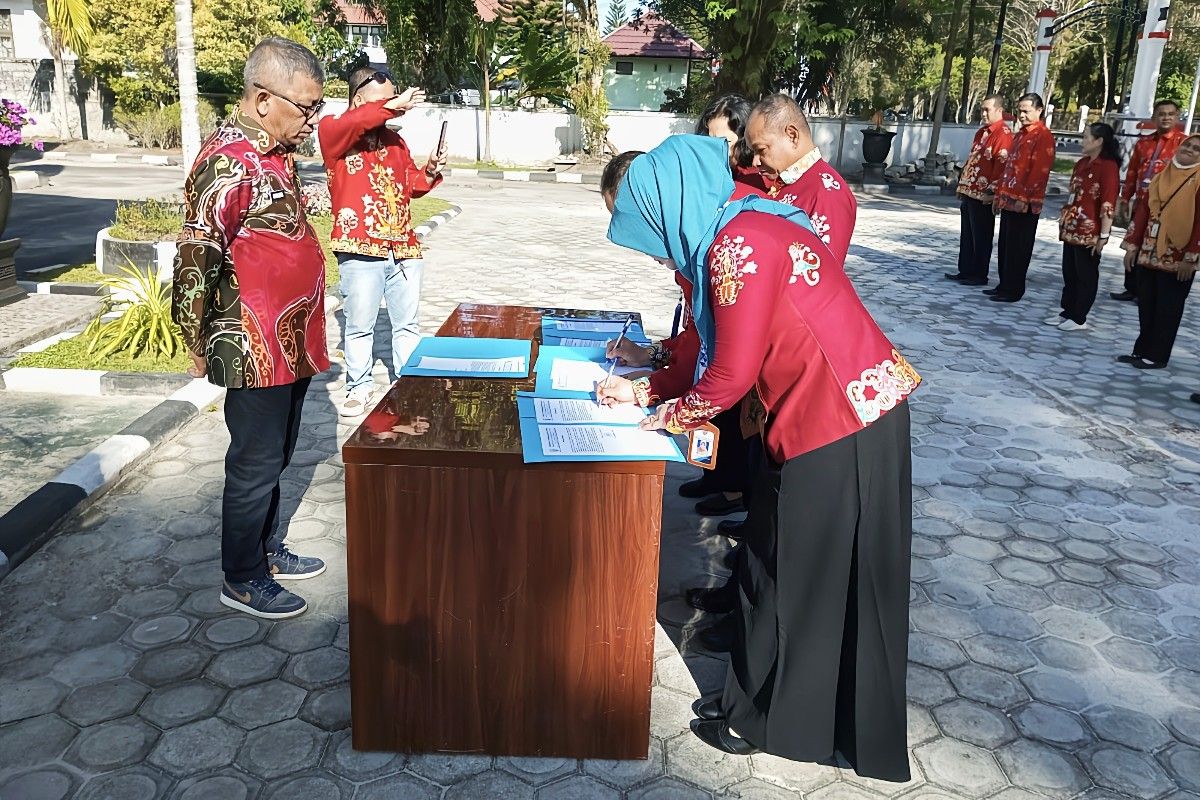 Kesbangpol Kalteng tanda tangani pakta integritas jaga netralitas pada pemilu