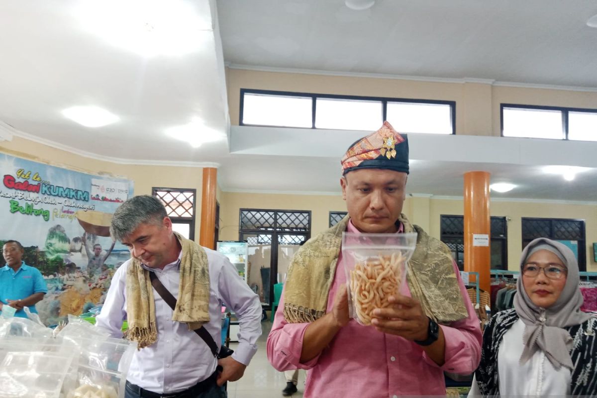 Dubes Uzbekistan minati produk UMKM Belitung