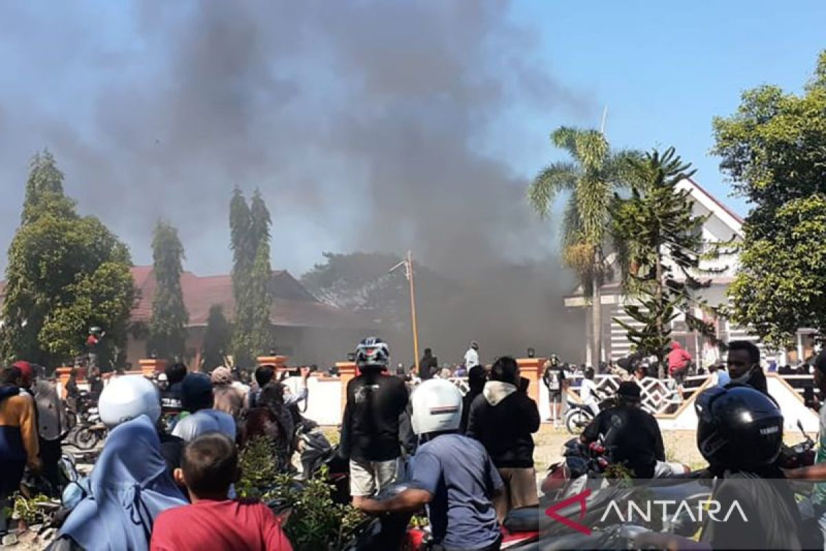 Demonstrasi di Pohuwato Gorontalo bakar kantor bupati, 650 personel Polri langsung dikerahkan