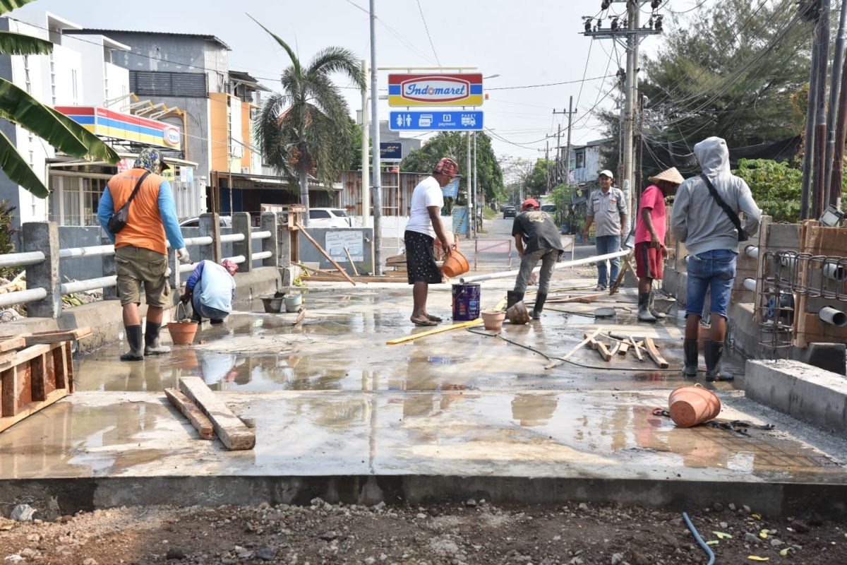 Pemkab Sidoarjo optimistis jembatan Semampir selesai akhir tahun 2023