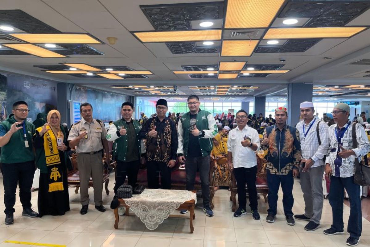 Ajwa Tour Indonesia lepas penerbangan umrah perdana dari BIM