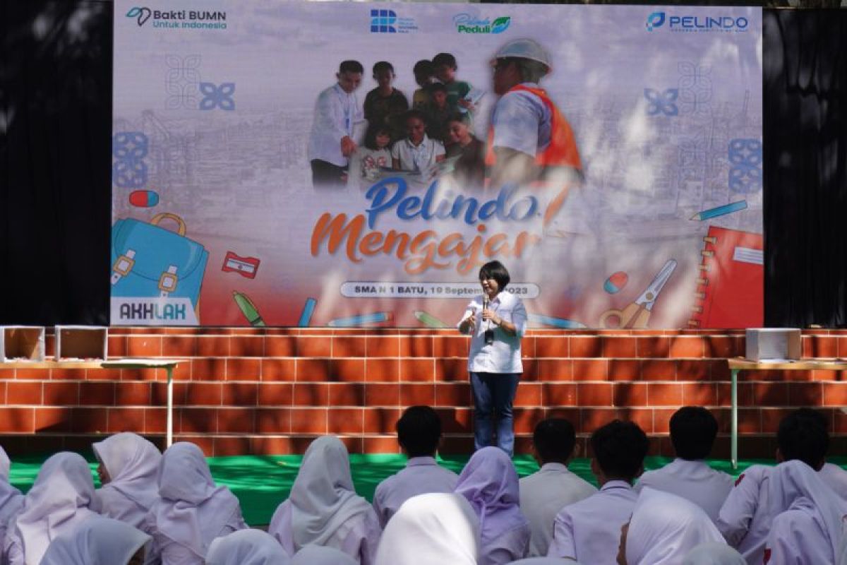 Jasa Armada Indonesia kenalkan industri kepelabuhanan kepada siswa