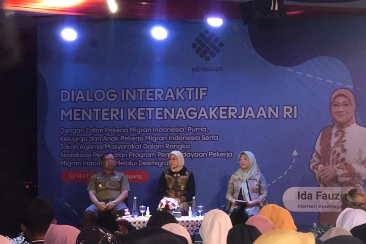 Menaker Ida Fauziah tetapkan enam desa percontohan PMI di Tulungagung