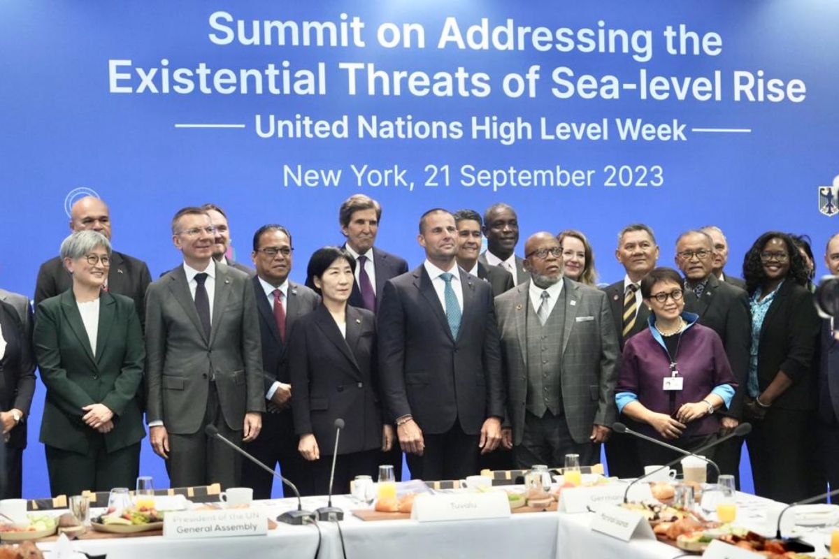 Indonesia urges world to unite in facing sea-level rise