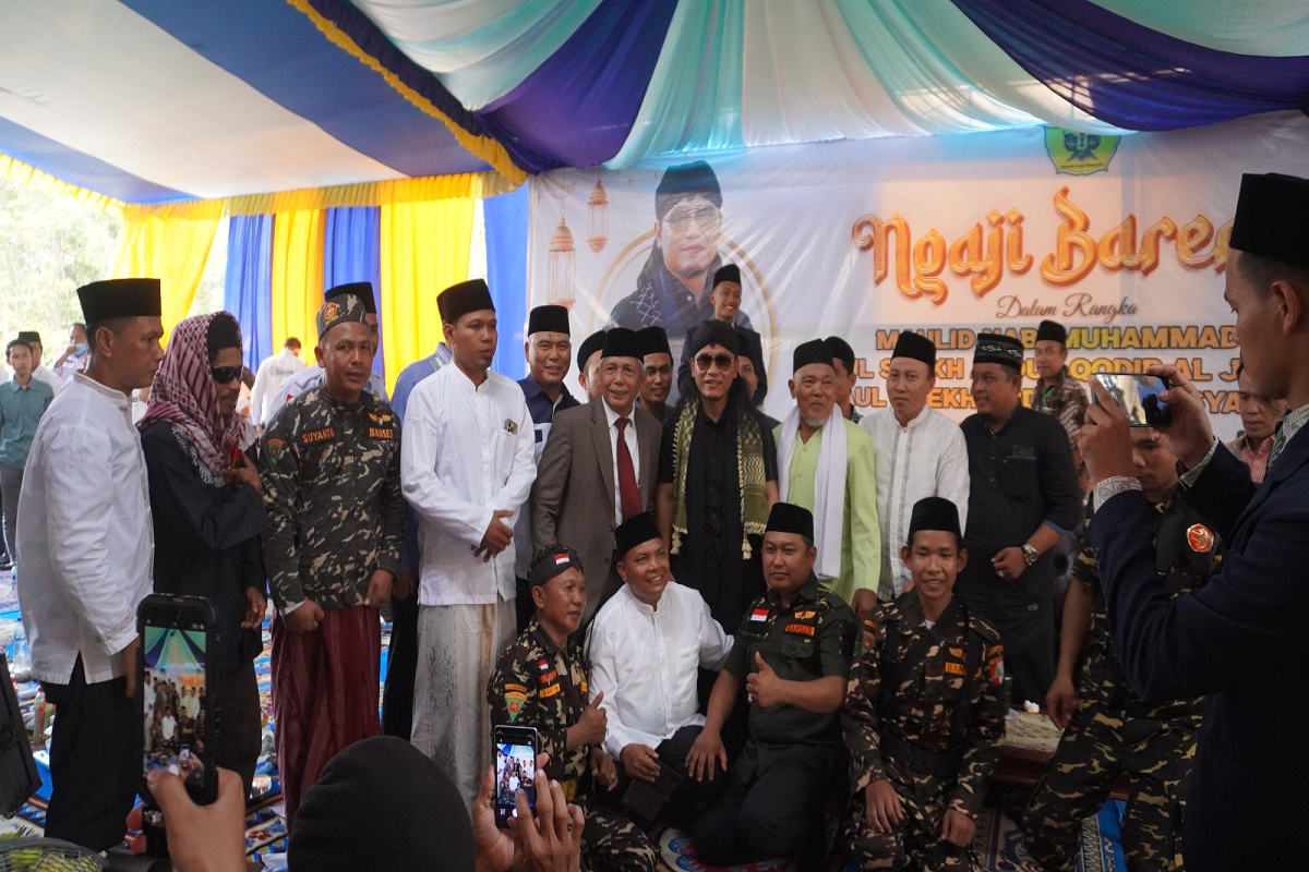 Gus Miftah dan Bupati Iskandar hadiri maulid nabi di Sidomulyo OKI