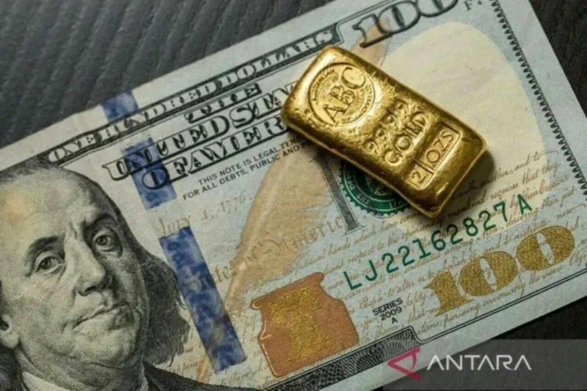 Harga emas turun tertekan penguatan dolar dan imbal hasil obligasi AS