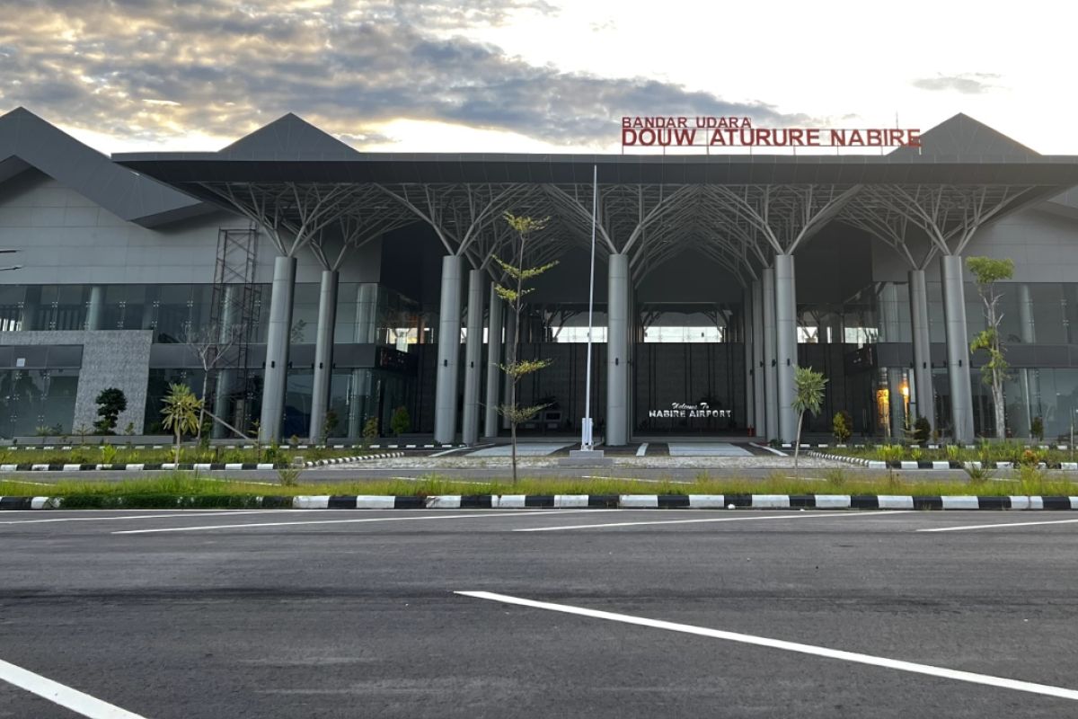 PLN Papua memasok listrik andal di Bandar Udara Douw Aturure Nabire