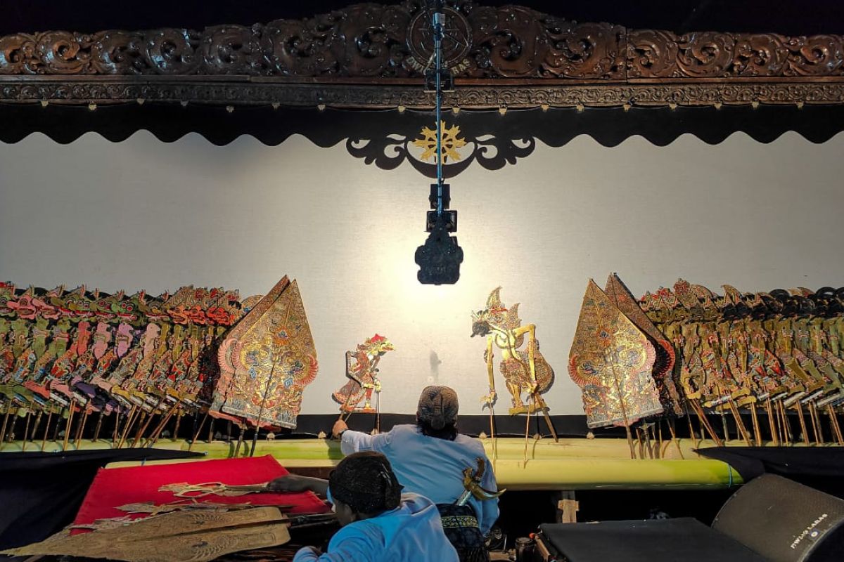 Dedi Mulyadi hadirkan pertunjukan Wayang Janda yang menyatukan budaya Jawa-Sunda