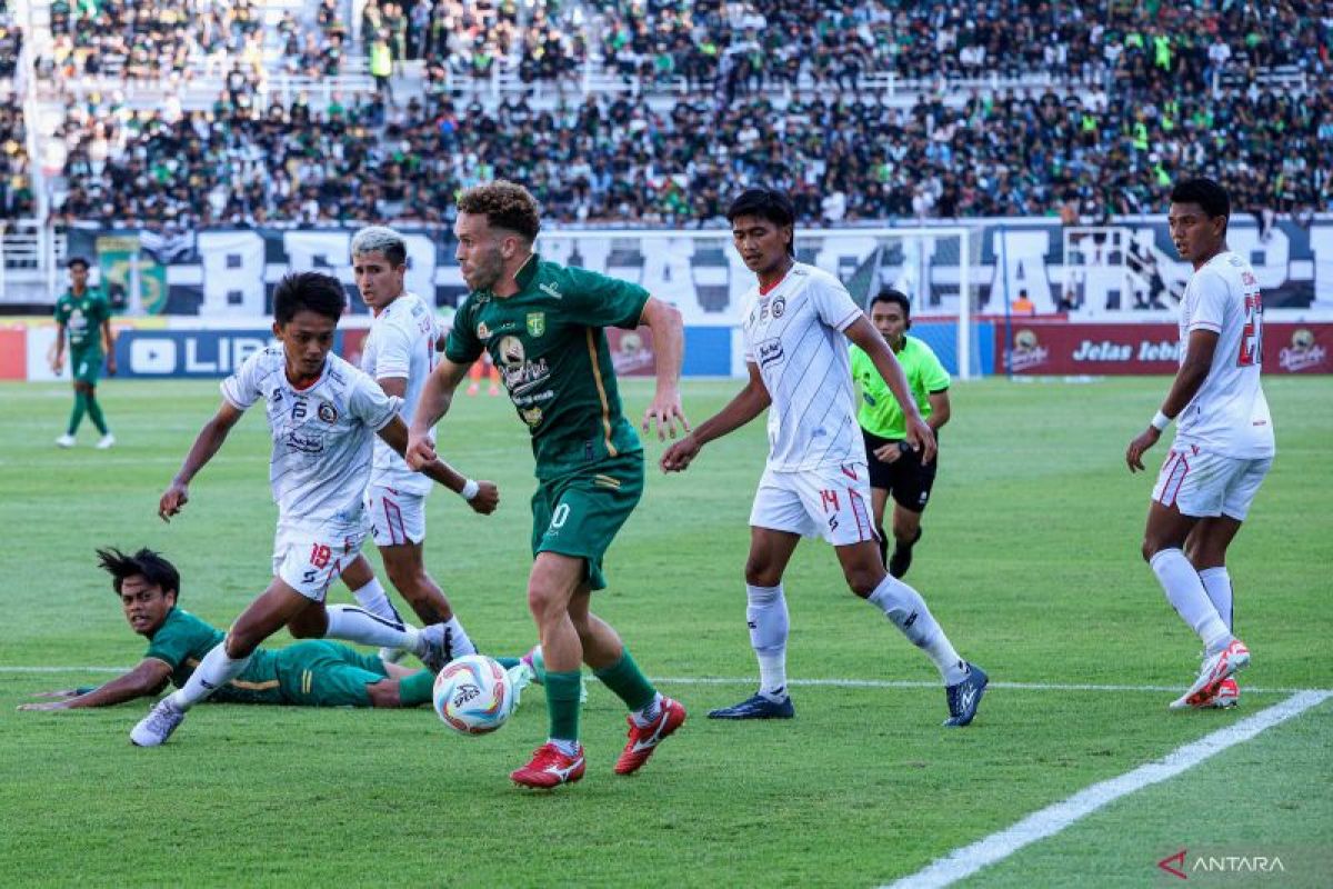 Liga 1: Dikalahkan Persebaya, pelatih Arema akui banyak ambil pelajaran