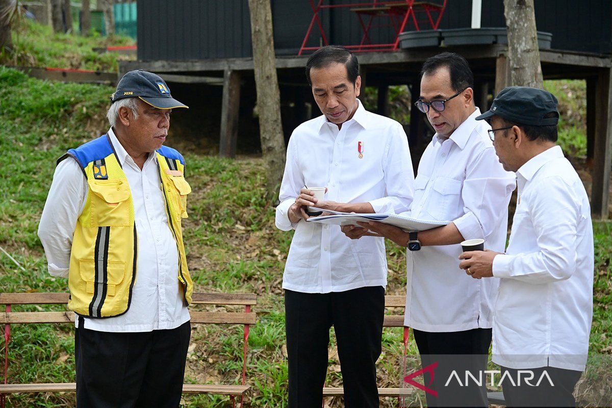 Jokowi akan tinjau pelaksanaan Inpres Jalan Daerah di penyangga IKN