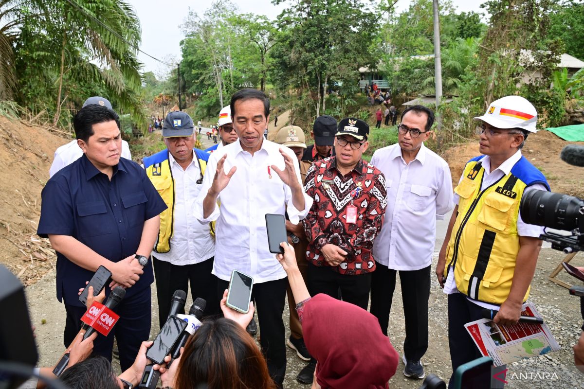 Jokowi sebut dampak TikTok Shop buat UMKM hingga pasar anjlok