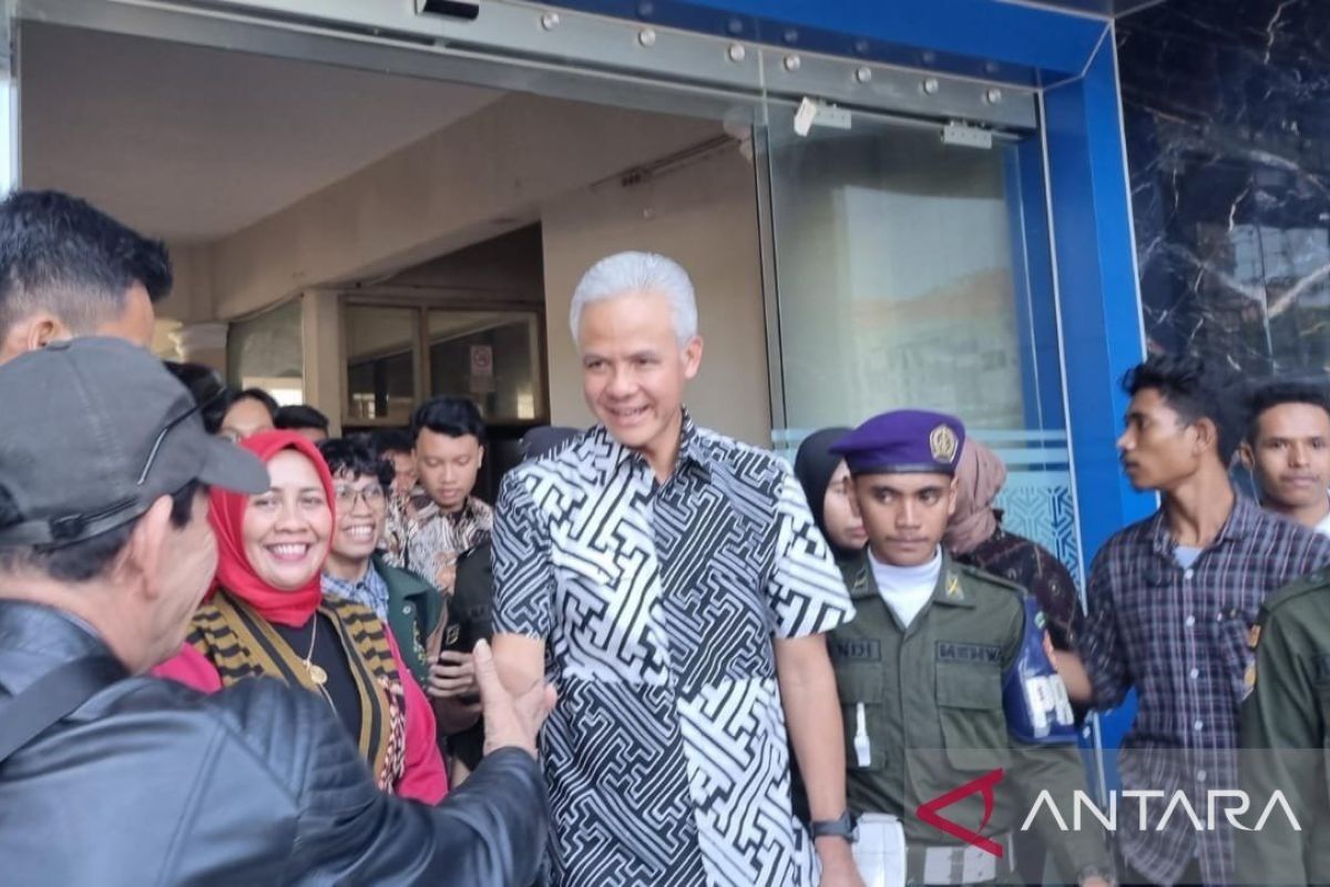 Ganjar Pranowo katakan mahasiswa harus siap dengan perubahan zaman