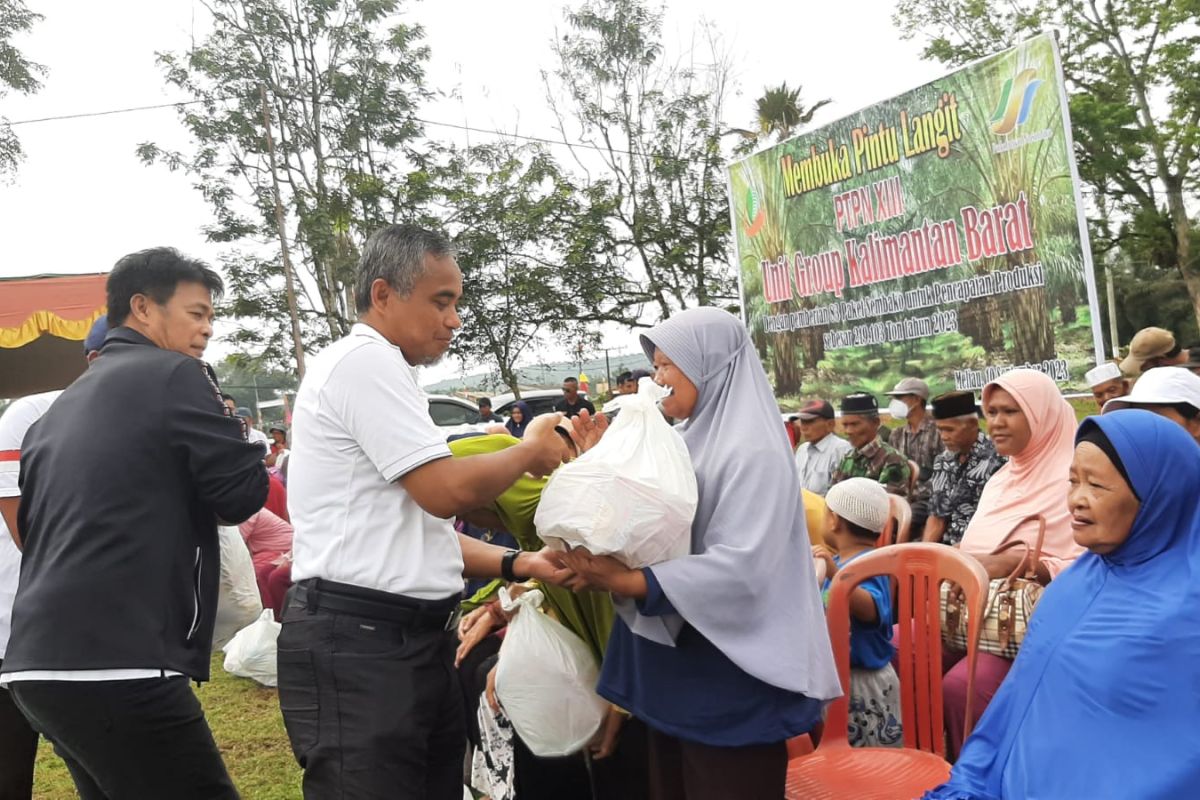 PTPN XIII salurkan 83 paket sembako untuk keluarga kurang mampu